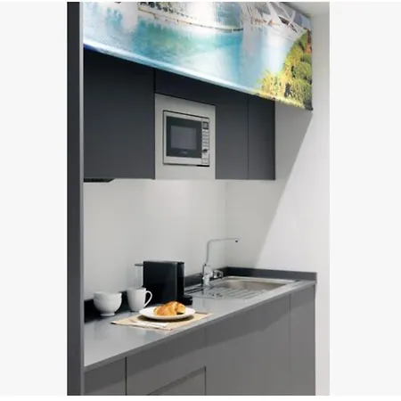 Office Reina 7 Apartment