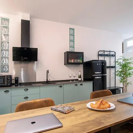 Apartment Office Reina 7 *